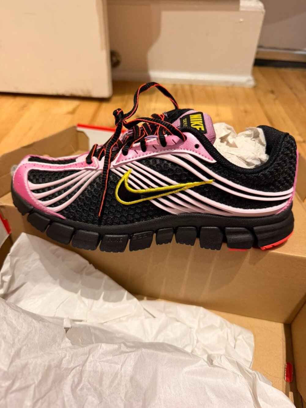 Nike Zoom Skylon 11 Women's Size 7 Black Pink Y2K Sneakers NIB